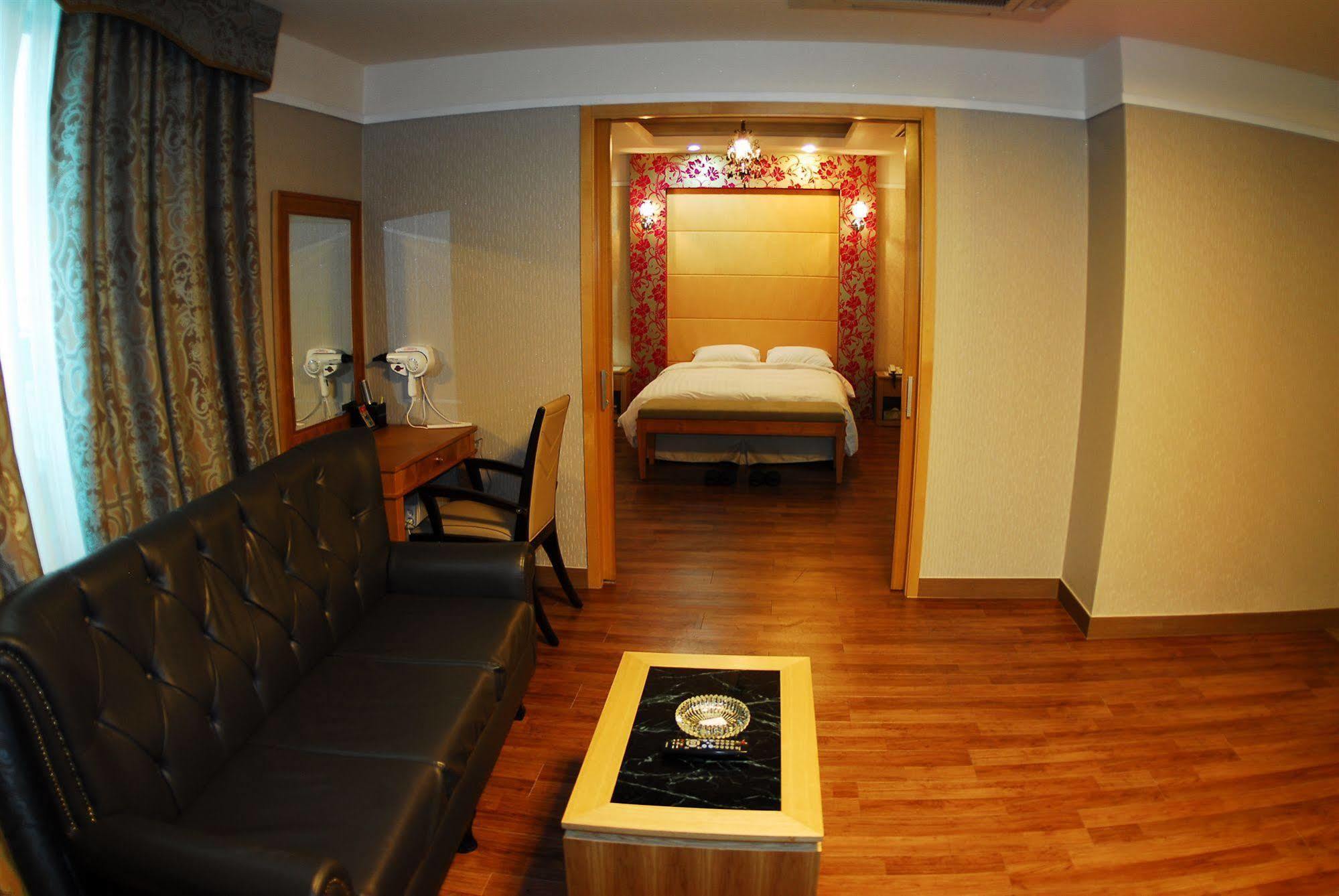 Tae Pyeong Yang Hotel 안산 외부 사진